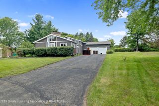 6302 Larocque Circle, Lansing, MI 48917