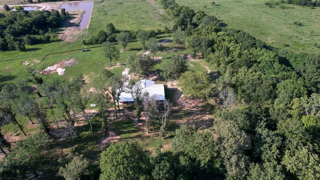 620 County Road 2325, Telephone, TX 75488