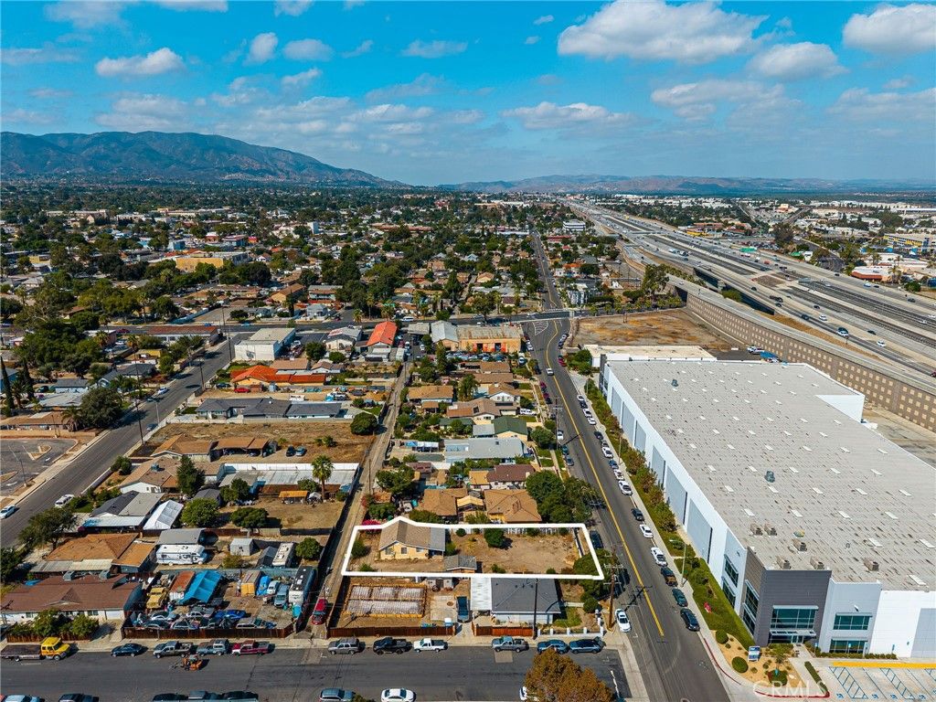 920 E 3rd Street, Corona, CA 92879 — photo 2