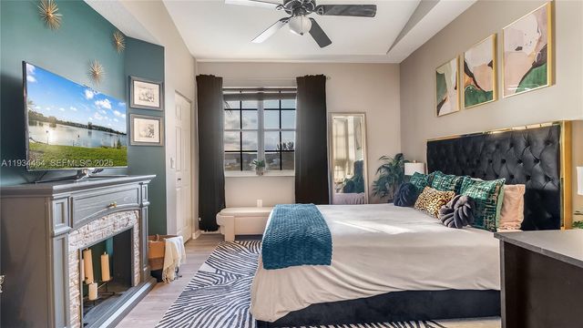 4141 Crystal Lake Dr, Deerfield Beach, FL 33064