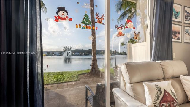 4141 Crystal Lake Dr, Deerfield Beach, FL 33064