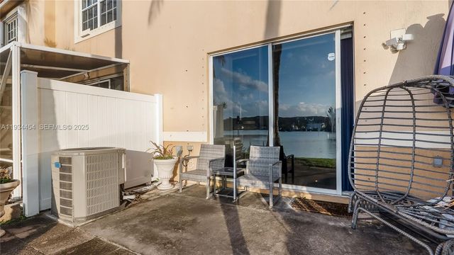 4141 Crystal Lake Dr, Deerfield Beach, FL 33064