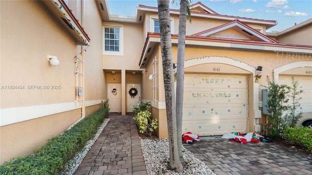 4141 Crystal Lake Dr, Deerfield Beach, FL 33064