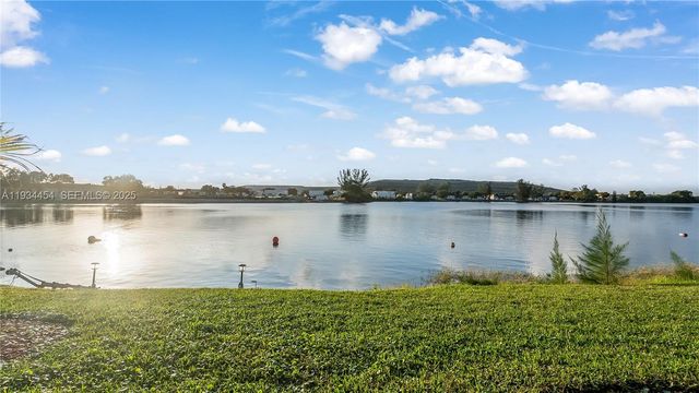 4141 Crystal Lake Dr, Deerfield Beach, FL 33064