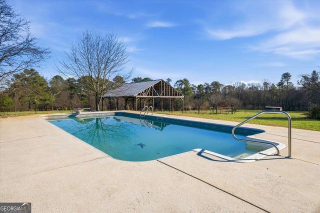 668 Pendley Road SE, Calhoun, GA 30701