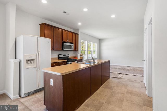 409 PIGOTT DR, Florence, NJ 08518