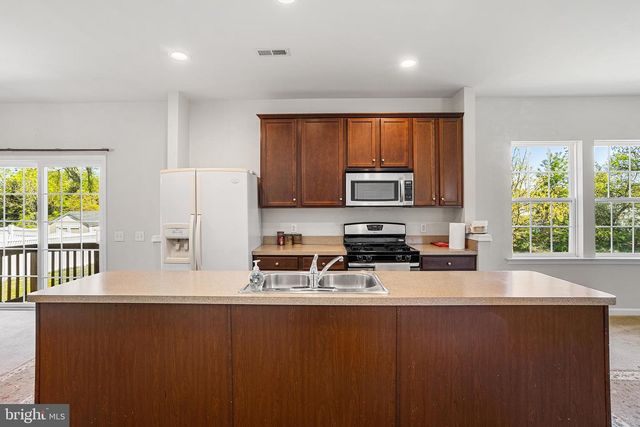 409 PIGOTT DR, Florence, NJ 08518