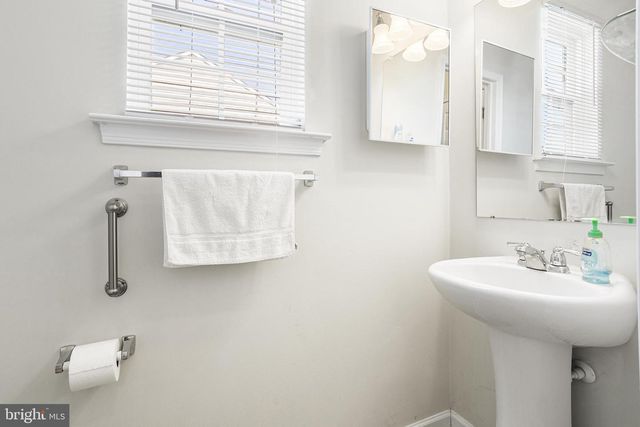 409 PIGOTT DR, Florence, NJ 08518