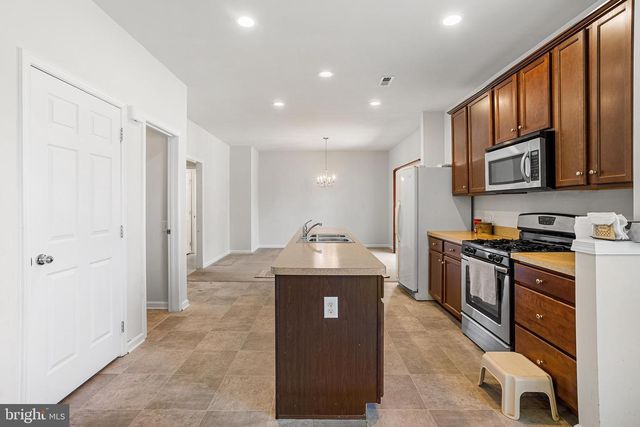 409 PIGOTT DR, Florence, NJ 08518