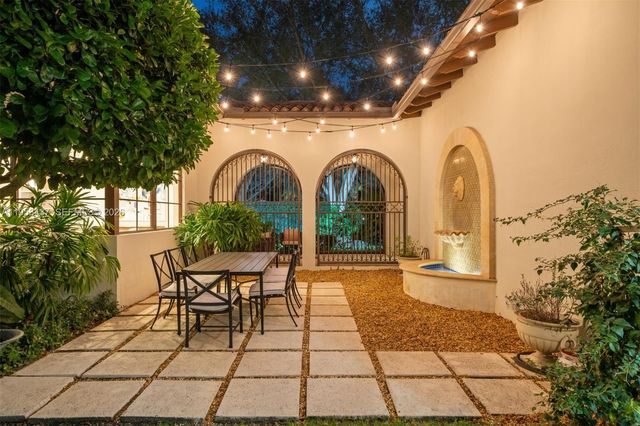 5865 SW 96th St, Pinecrest, FL 33156