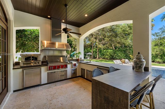 5865 SW 96th St, Pinecrest, FL 33156