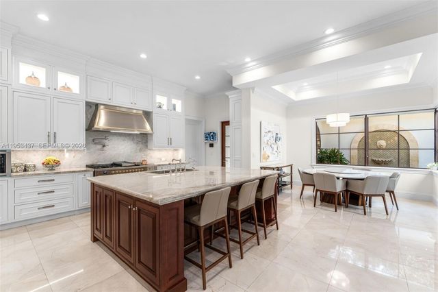 5865 SW 96th St, Pinecrest, FL 33156