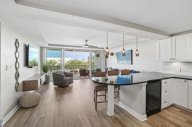 223 ISLAND WAY 4C, Clearwater Beach, FL 33767
