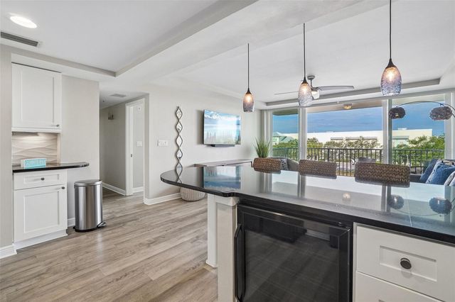 223 ISLAND WAY 4C, Clearwater Beach, FL 33767