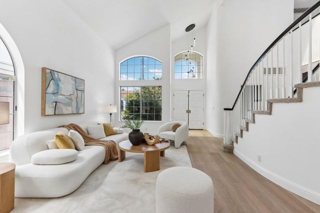 292 Silverlake Court, Milpitas, CA 95035