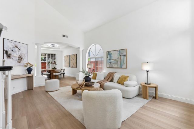 292 Silverlake Court, Milpitas, CA 95035
