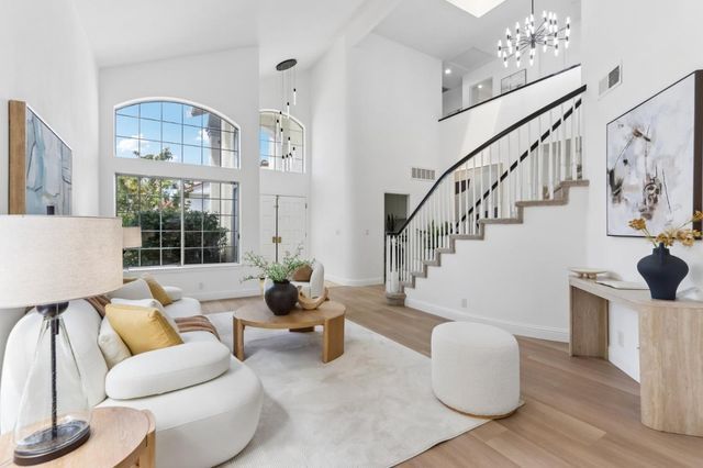 292 Silverlake Court, Milpitas, CA 95035