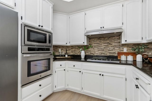 292 Silverlake Court, Milpitas, CA 95035