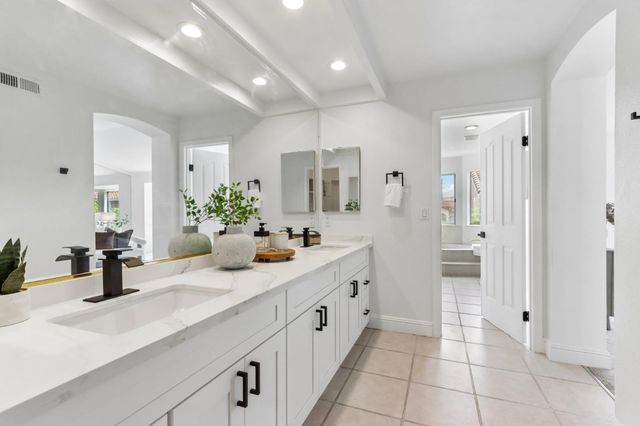 292 Silverlake Court, Milpitas, CA 95035