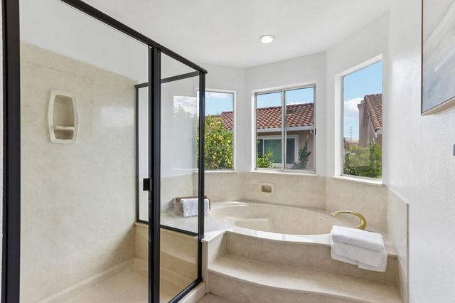 292 Silverlake Court, Milpitas, CA 95035