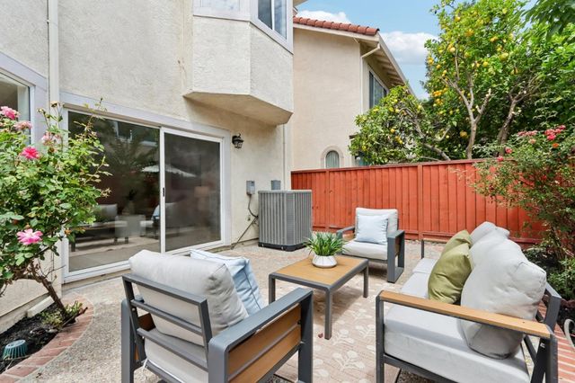 292 Silverlake Court, Milpitas, CA 95035