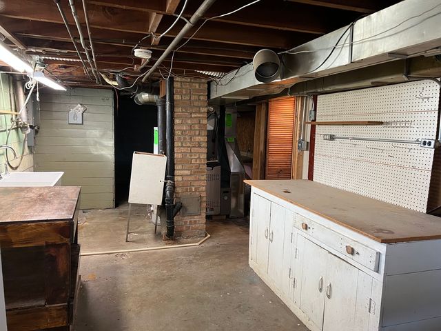 681 S Tanner Avenue, Kankakee, IL 60901