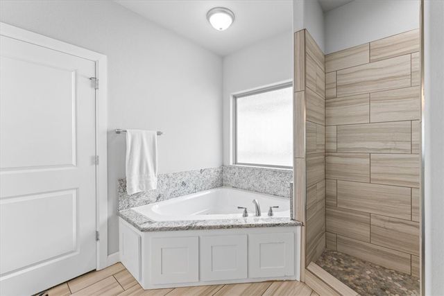 6 Carole Rae Lane, Bella Vista, AR 72714