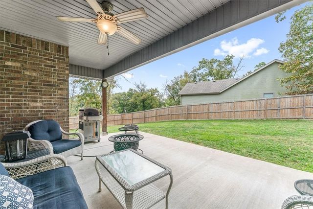 6 Carole Rae Lane, Bella Vista, AR 72714
