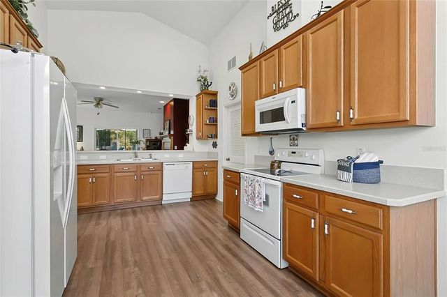 5135 INDIAN OCEAN LOOP, Tavares, FL 32778