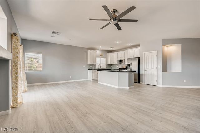 3594 Driving Range Street, Las Vegas, NV 89122