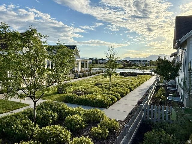 10907 S LAKE ISLAND DR, South Jordan, UT 84009