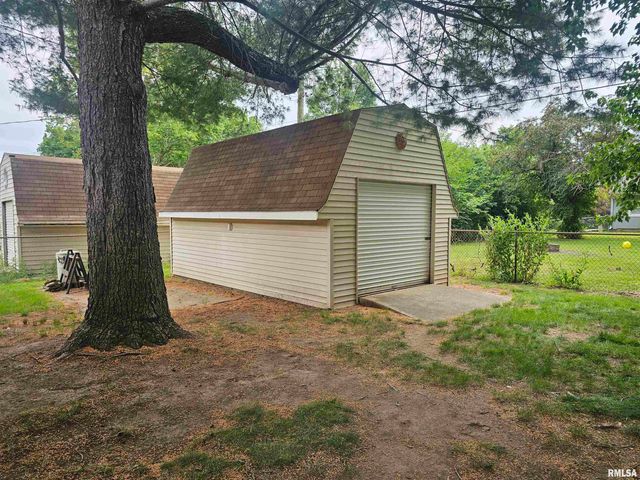 5306 E CAMBRON Avenue, Chillicothe, IL 61523