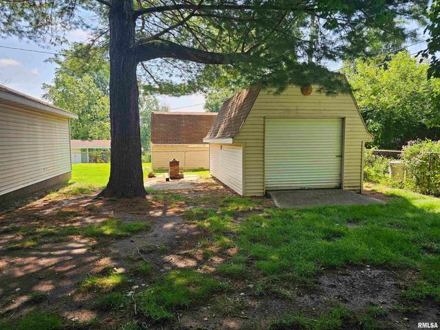 5306 E CAMBRON Avenue, Chillicothe, IL 61523