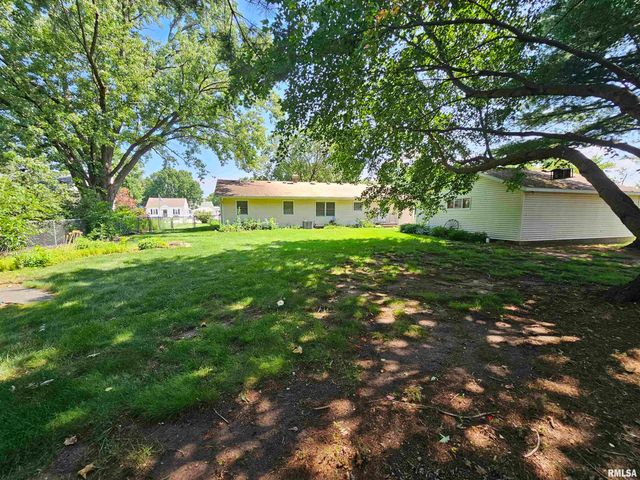 5306 E CAMBRON Avenue, Chillicothe, IL 61523