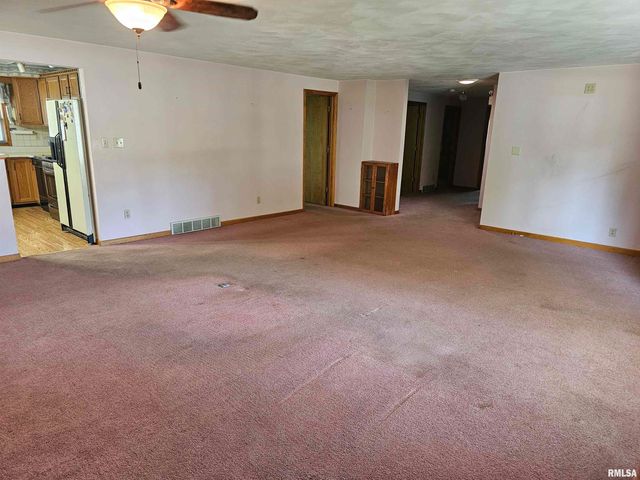 5306 E CAMBRON Avenue, Chillicothe, IL 61523