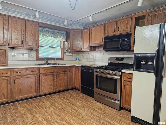 5306 E CAMBRON Avenue, Chillicothe, IL 61523