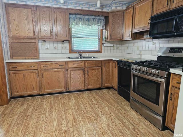 5306 E CAMBRON Avenue, Chillicothe, IL 61523