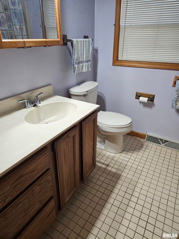 5306 E CAMBRON Avenue, Chillicothe, IL 61523