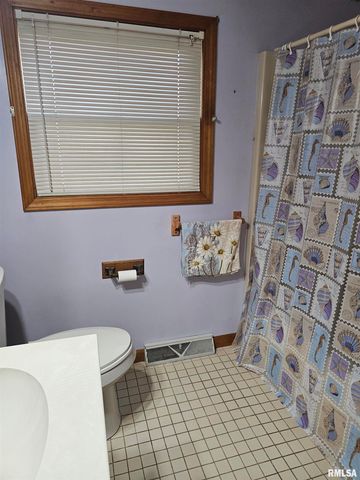 5306 E CAMBRON Avenue, Chillicothe, IL 61523