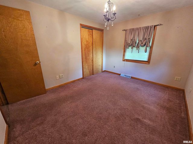 5306 E CAMBRON Avenue, Chillicothe, IL 61523