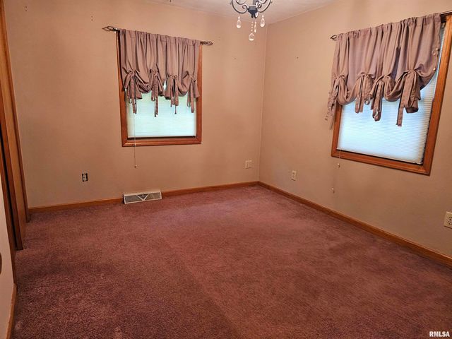 5306 E CAMBRON Avenue, Chillicothe, IL 61523