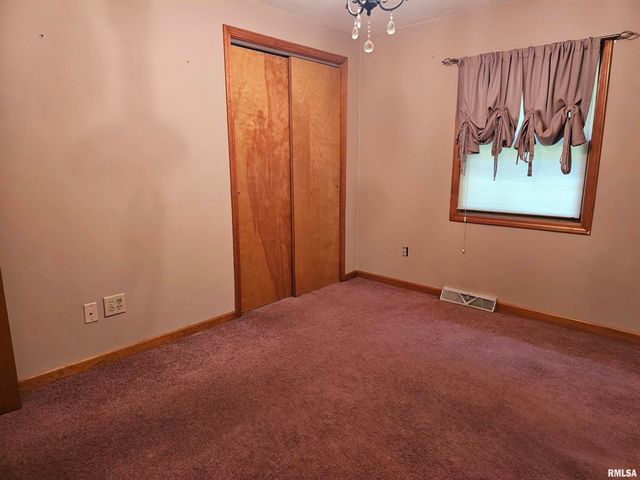 5306 E CAMBRON Avenue, Chillicothe, IL 61523