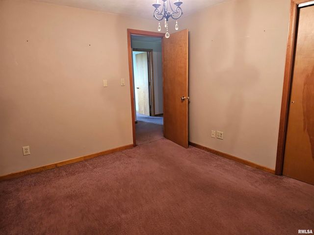 5306 E CAMBRON Avenue, Chillicothe, IL 61523