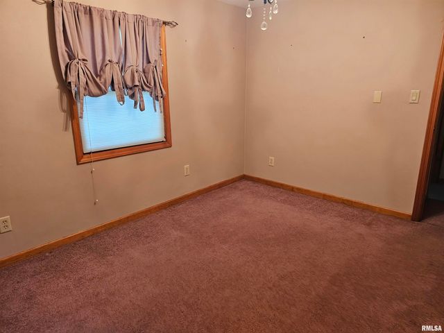 5306 E CAMBRON Avenue, Chillicothe, IL 61523