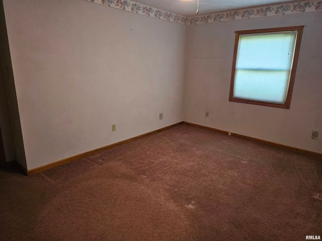 5306 E CAMBRON Avenue, Chillicothe, IL 61523