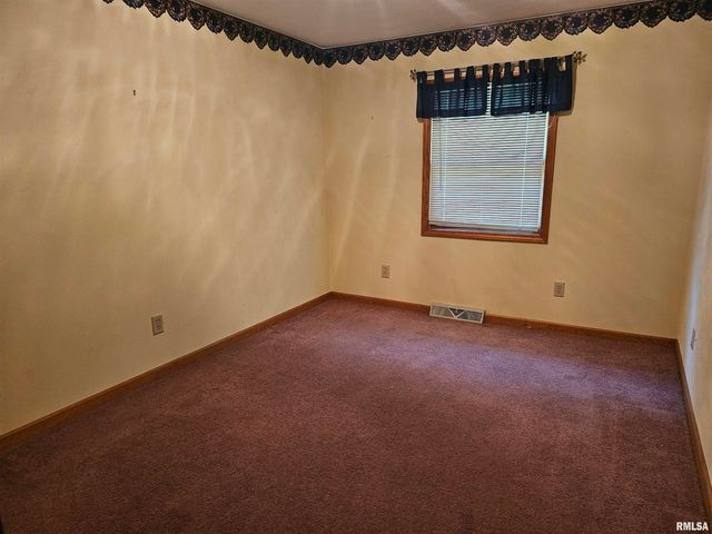 5306 E CAMBRON Avenue, Chillicothe, IL 61523