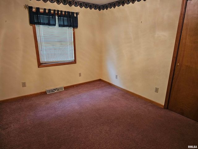 5306 E CAMBRON Avenue, Chillicothe, IL 61523
