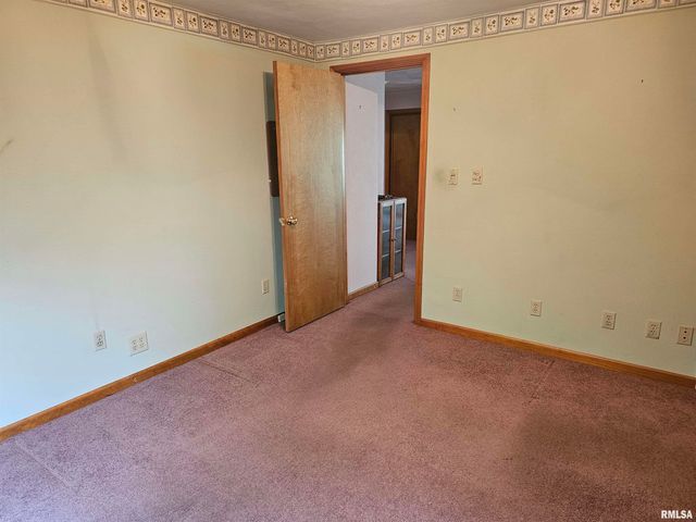5306 E CAMBRON Avenue, Chillicothe, IL 61523