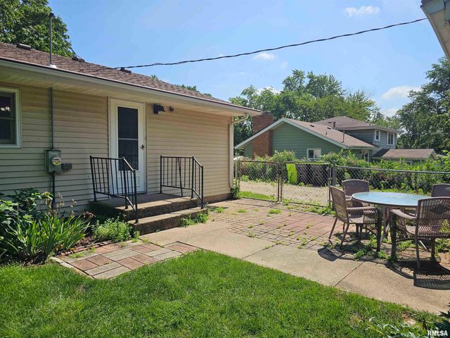 5306 E CAMBRON Avenue, Chillicothe, IL 61523