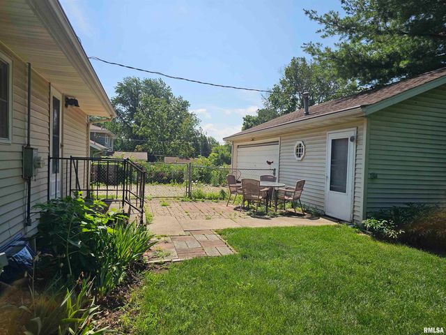 5306 E CAMBRON Avenue, Chillicothe, IL 61523